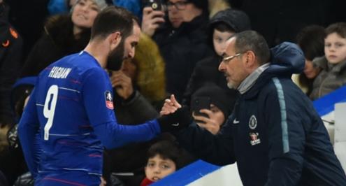 هيجواين: سأفعل ما بوسعي للاستمرار في تشيلسي